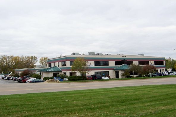 5000 Tremont Ave, Davenport, IA 52807